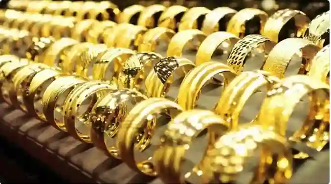 انخفاض كبير في سعر جرام الذهب الصافي والمشغول عيار 21 في السعودية بنسبة انخفاض تصل ل3% ولأول مرة يلامس هذا السعر منذ شهور 