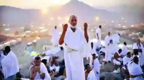 السعودية: عقوبة للحجاج والمعتمرين بالسجن 6 شهور وغرامة خمسين ألف ريال بسبب هذه المخالفة الشائعة 