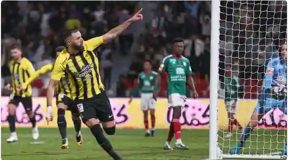 مفاجأة غير متوقعة في أهداف بنزيما ورباعية الاتحاد في مرمى الاتفاق والهلال في وضع صعب 