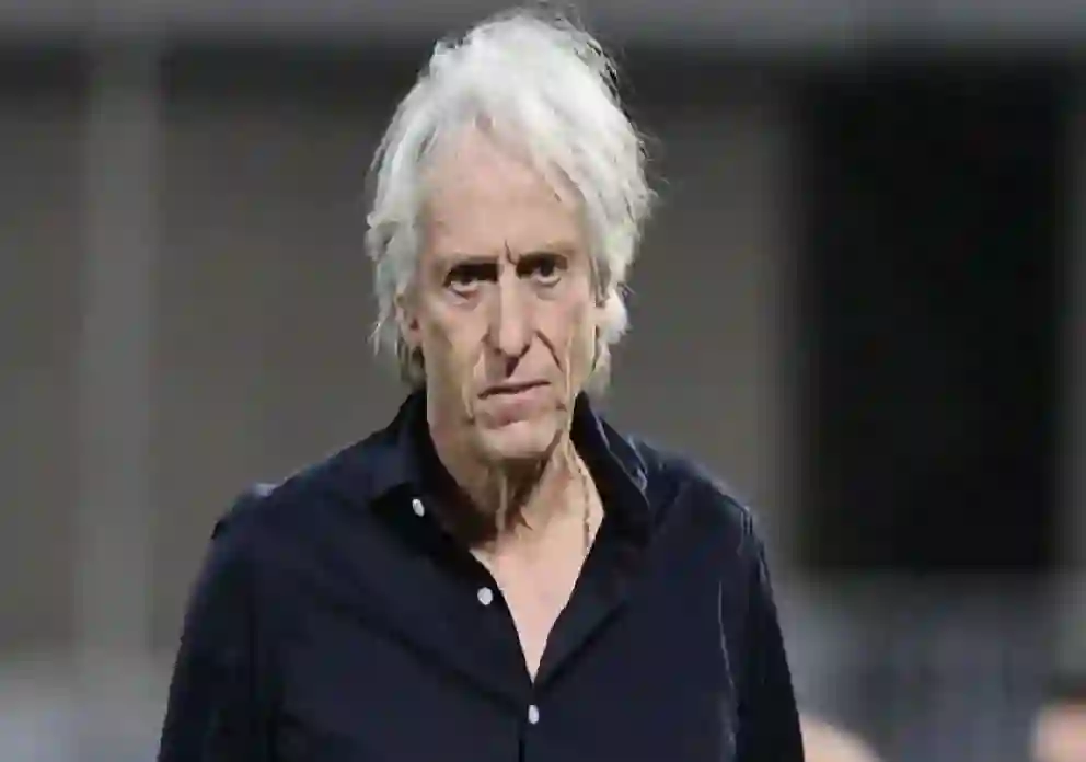 بالاسماء.. خيسوس يطيح بثلاثة من كبار نجوم النصر في الدقائق الأولى من توليه لمنصبه الجديد 