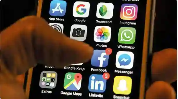 السعودية: عقوبات قاسية من اليوم في حال بث الانترنت من جوالك للأخرين 