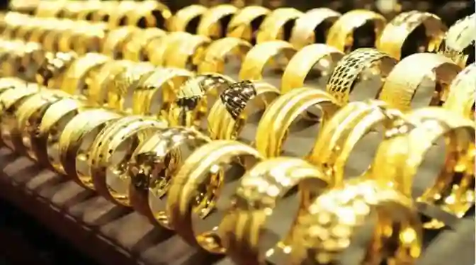 الذهب يصعد بقوة في السعودية وعيار 21 يخالف كل التوقعات ونصيحة هامة قبل الشراء هذه الأيام 