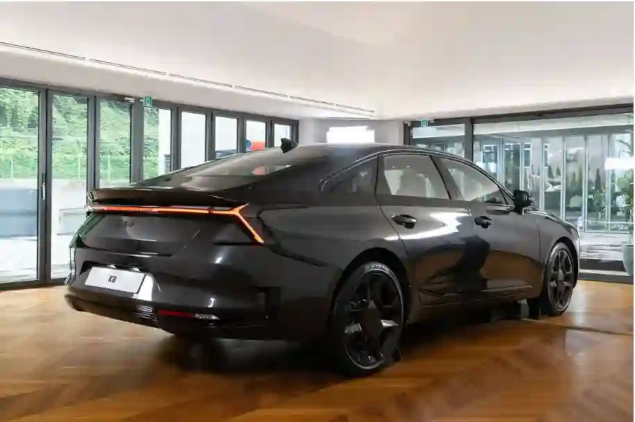 سعر ومواصفات سيارة كيا  KIA K8 2025 الجديدة في السعودية 