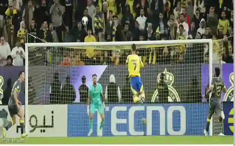 بعد حديث بعض المصادر عن وصولها لمترين.. توثيق جديد يكشف حقيقة مسافة قفزة رونالدو في مباراة النصر ضد الوصل 