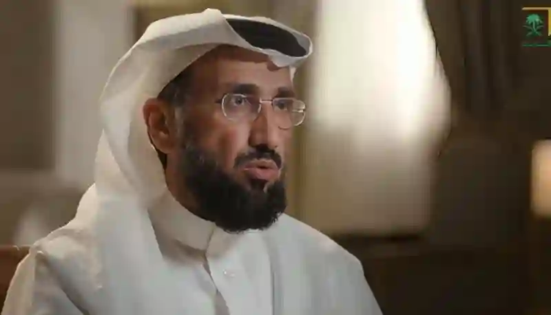 فيديو مفتي المملكة عبد العزيز ال الشيخ يكشف كيف فقد بصره وما فعلته والدته من أجله 