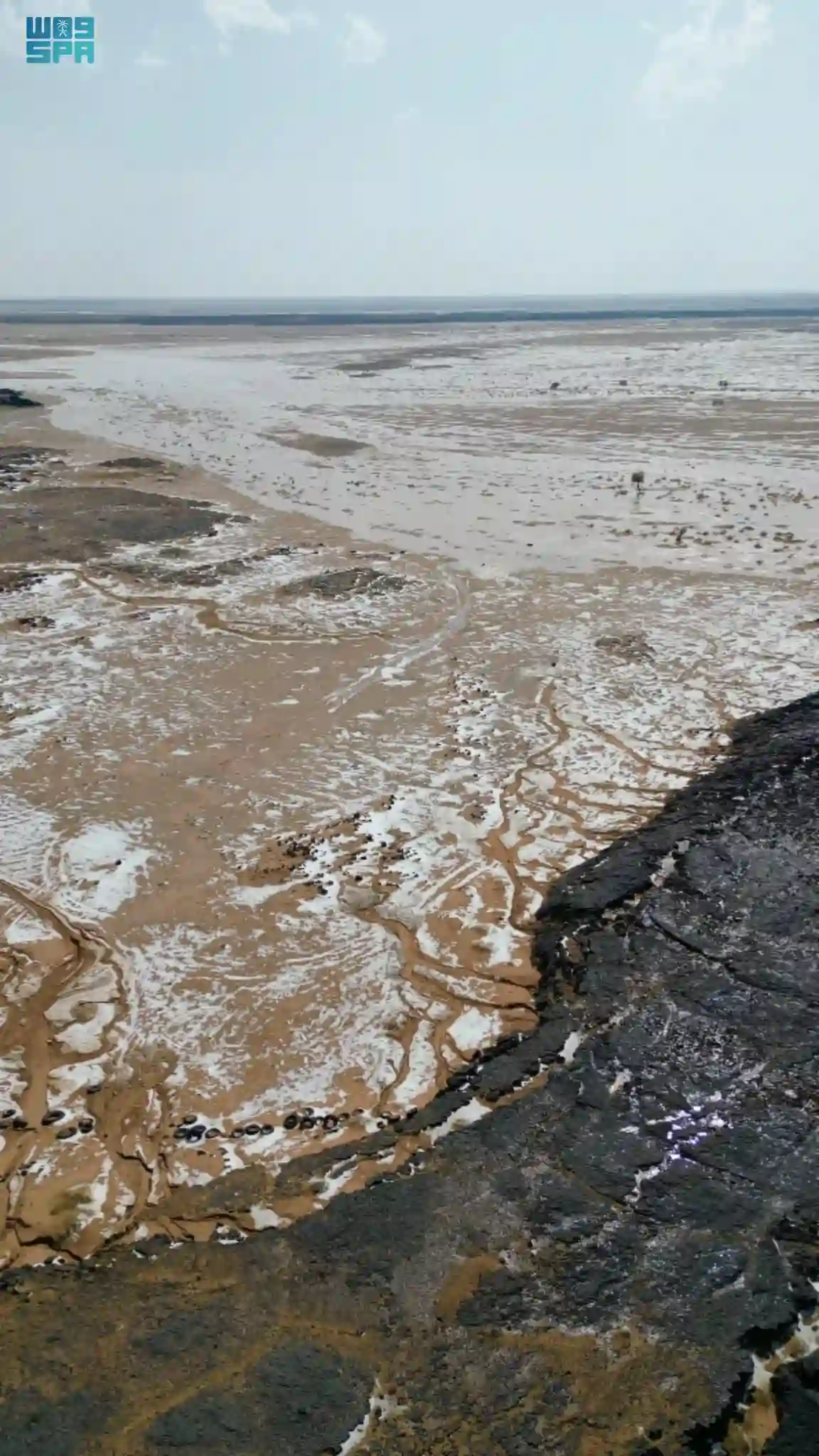 صور جديدة توضح كيف تغير شكل حائل بالكامل بعد موجة الصقيع والثلوج التي ضربتها 