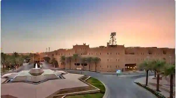 الهيئة الملكية للرياض تعلن من يقدم على طلب أرض في الرياض بهذه الطريقة الخاطئة سيتحمل كامل المسؤولية 