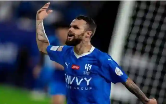 فيديو جلسة تدليك لميشال تنتهي برحيله عن الهلال 