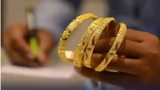 انقلاب كبير اليوم في سعر سبيكة الذهب 10 جرام عيار ٢٤ في السعودية وسعر الجرام يحقق قفزة كبيرة لأول مرة 