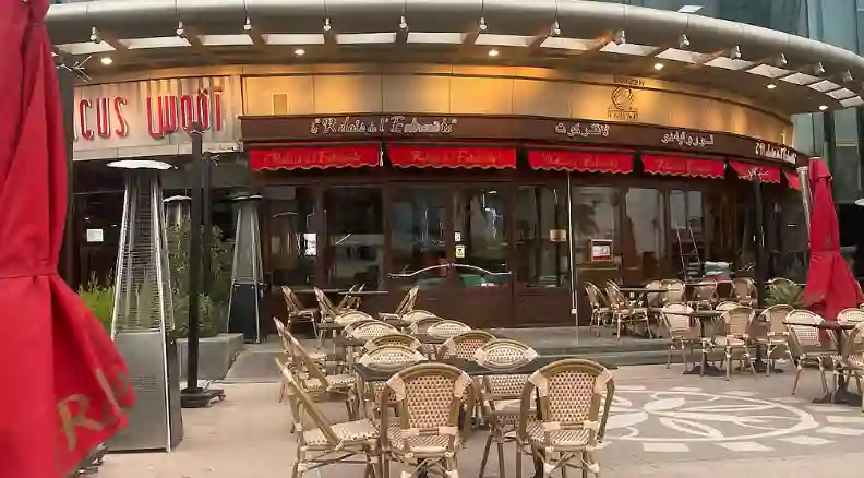 مشروع جديد في شارع التحلية في الرياض يحول المنطقة لنسخة من العاصمة الفرنسية باريس 