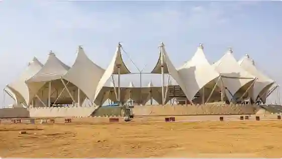 أزالة أهم أجزاء مدينة الملك فهد الرياضية في الرياض استعدادا لعملية تطوير ستغير شكل وتصميم المكان بشكل لا يتوقعه أحد 