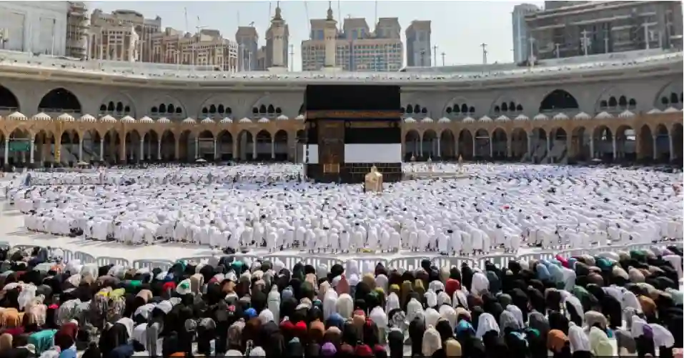 السعودية تعلن إخراج مئات آلاف المقيمين من مكة المكرمة وتنقلهم لهذه المناطق الجديدة ومصادر تكشف السبب