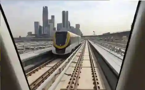 زحمة شديدة في قطار الرياض في هذه الأوقات ونصيحة بتجنب المحطات المزدحمة في هذه الأوقات من أيام شهر رمضان