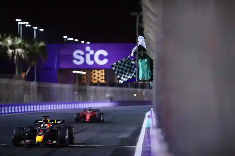 أسعار تذاكر حضور فورمولا 1 جدة وطريقة حجز التذاكر وتاريخ انطلاق الحدث الكبير في جدة 