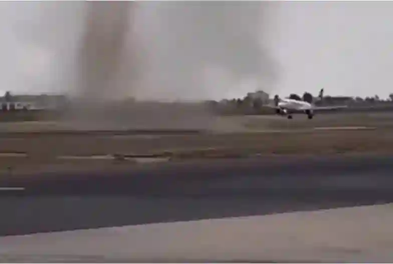 فيديو رحلة لطيران أديل تنجو من كارثة في مطار أبها والكشف عن سبب ما حدث 