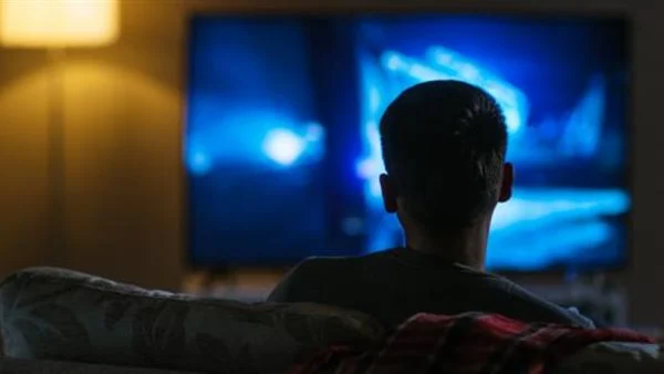 هل مشاهدة الصور الفاضحة تبطل الصيام في رمضان؟ الفتوى الكاملة 