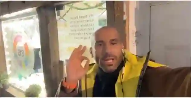 يزيد الراجحي يفجر مفاجأة عن ماركات العطور المشهورة في السعودية كلها مغشوشة ما عدا هذا النوع 