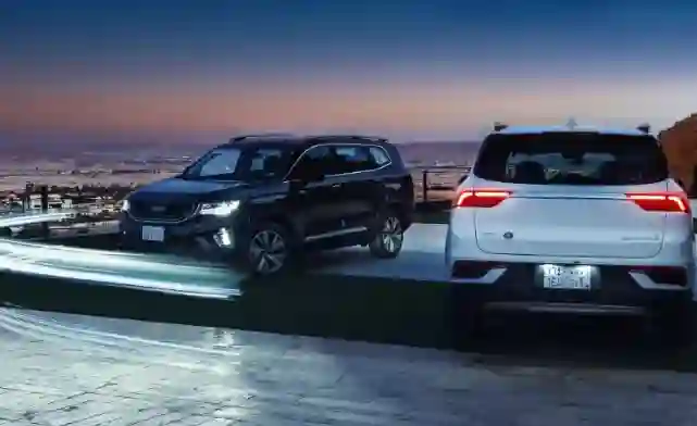 سعر ومواصفات جيلي اوكافنغو 2024 كاش وتقسيط في السعودية بمناسبة عيد الاضحى 