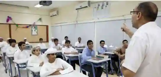 وزارة التربية في الامارات تعلن اجراءات جديدة تتعلق بالدراسة في المراحل الثانوية للقادمين من خارج الدولة من العام الدراسي الجديد 