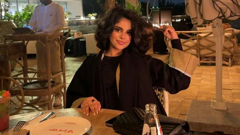 شاهد ريناد القحطاني تتقرف من شكل وجهها لهذا السبب 