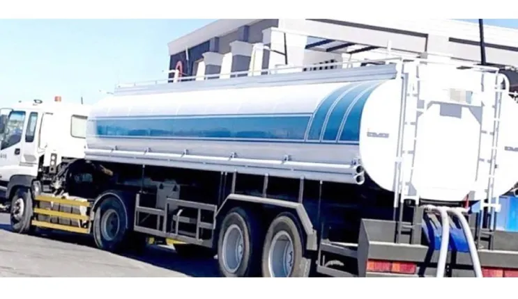 تفاصيل جديدة في حادث انقلاب صهريج الرياض على سيارتين والمرور يحذر الجميع من هذا الخطأ 