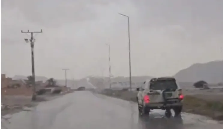 شاهد القصيم تشهد تساقط كثيف حبات كثيفة من البرد 