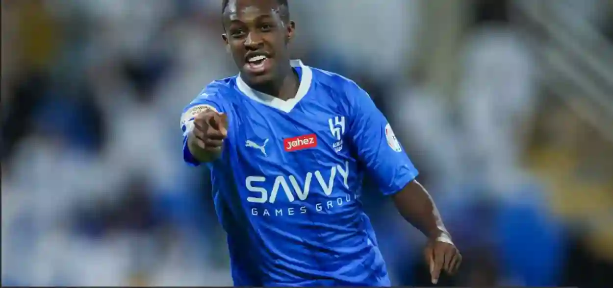 عاجل: وكيل سعود عبد الحميد في أزمة مع الخنازير بسبب عقد انتقال نجم الهلال السابق إلى روما الإيطالي 