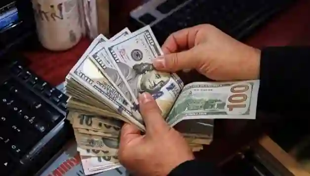 الجنيه المصري يسجل تراجع قياسي جديد مقابل الريال السعودي في البنوك ويصل لقمة تاريخية لأول مرة منذ التعويم 