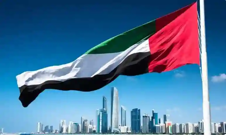 الإماراتية تعلن سياسة الحقائب الجديدة من بداية 2025 وعدد ووزن الحقائب المسموح بها لكل مسافر ووزن الحقيبة التي يسمح  حملها داخل الطائرة