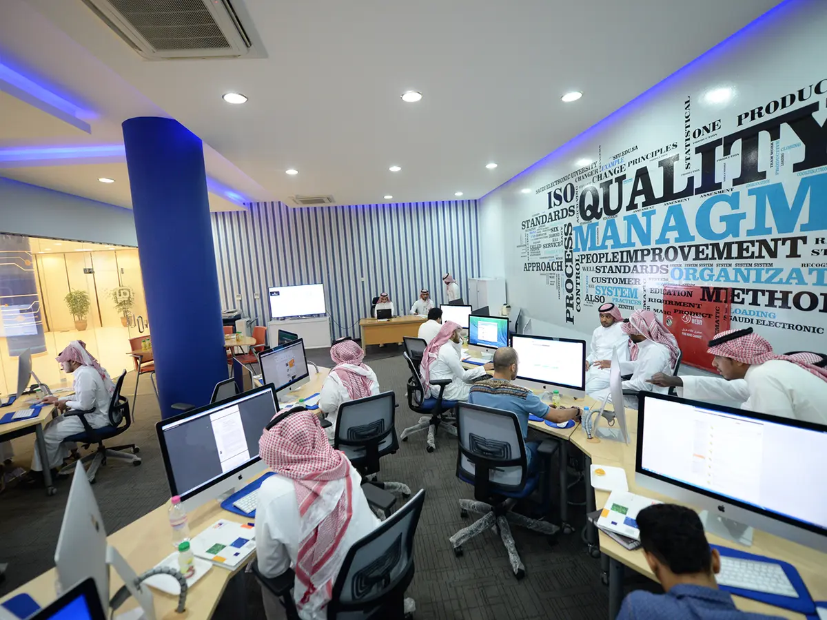 قرار رسمي.. الفئات المعفاة من الرسوم الدراسية في الجامعة السعودية الإلكترونية 