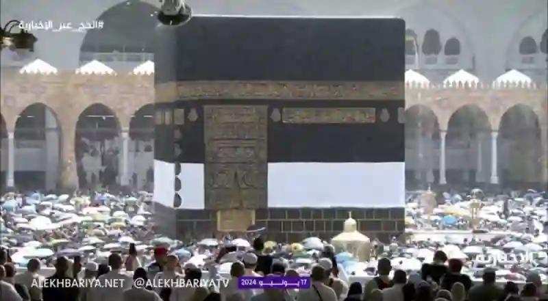 فيديو أمطار خير تغطي صحن المطاف وتحول شدة الحر الى برد وسلام على حجاج بيت الله الحرام 1445