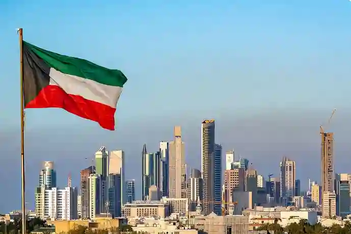 الداخلية الكويتية تعلن حالات جديدة تسبب إسقاط الاقامة عن الوافد في الكويت وترحيله بشكل فوري 