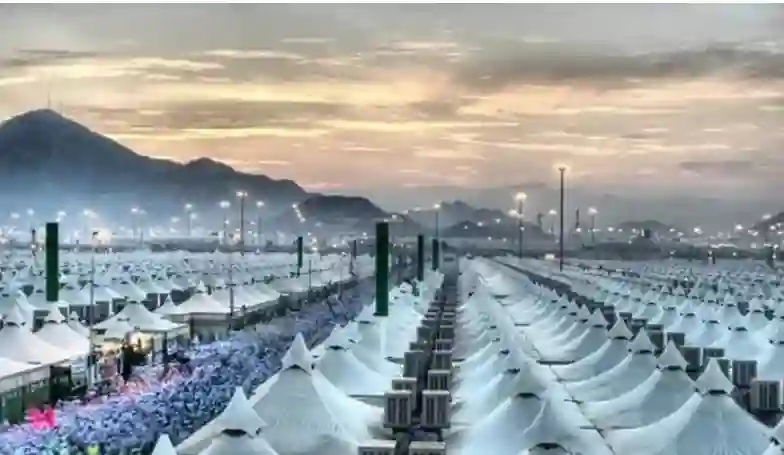 السعودية تعلن رسمياً عن المعجزة الكبرى وتسحب السحب من سماء الطائف الى سماء مكة والمشاعر المقدسة لتخفيف حرارة الشمس على الحجاج بهذه التق