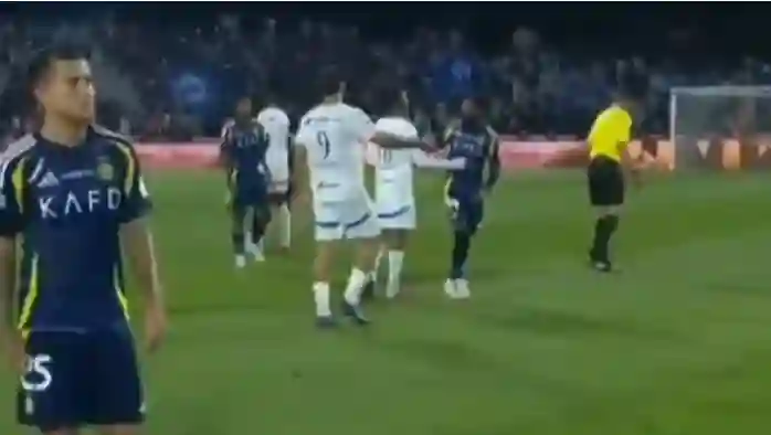 موقف محرج لميتروفيتش مع سامي النجعي 