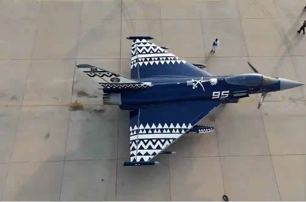 مواقع ومواعيد العروض الجوية في الرياض وجدة والشرقية بمناسبة اليوم الوطني السعودي 95 بمشاركة سلاح الجو الملكي السعودي 