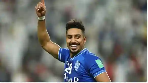 سالم الدوسري يستعد لحصاد ثمرة جهوده مع الهلال رغم سخط إنزاجي