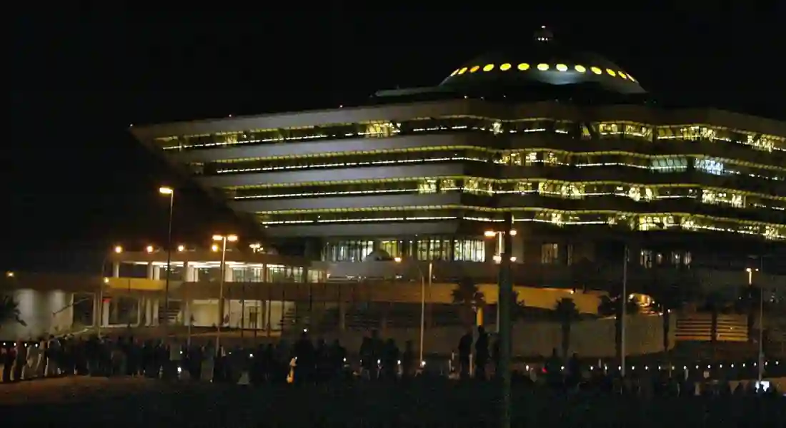 أربعة جنسيات مستثناة في الزواج من سعوديات دون موافقة أمنية حكومية و 6 فئات مسموح لهم الزواج من السعوديات بدون شروط