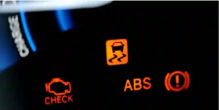 7 علامات تؤكد أن فرامل السيارة ستخذلك قريباً 