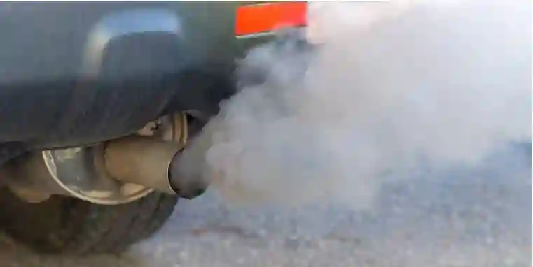 4 ألوان من شكمان السيارة وسبب كل نوع ودخان السيارات الكهربائية الخطير يجب الحذر منه خاصة لو كان بهذا اللون 