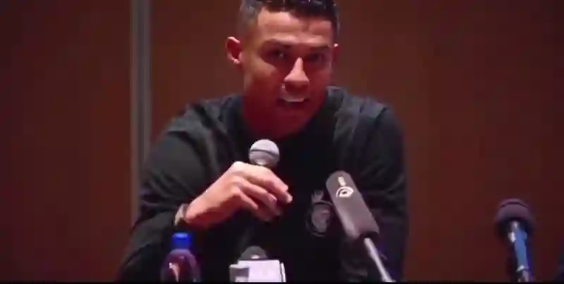 أول تعليق من رونالدو على عودة النصر من الصين والغاء الوديات 