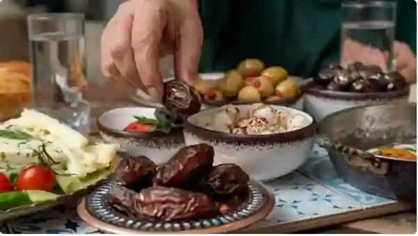 طريقة بسيطة لتجنب تعب وارهاق صيام أول أيام شهر رمضان في ظل موجة الصقيع التي تضرب الرياض 