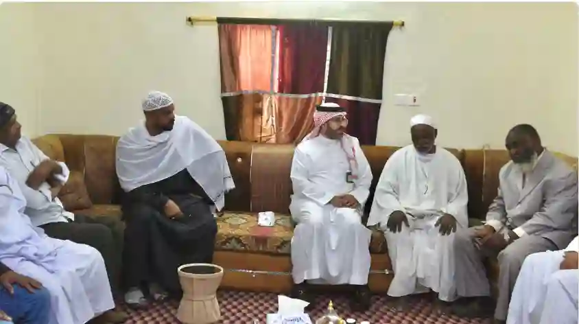 السوداني الذي عاش غريباً ومات غريباً في عسير ولماذا زار وكيل إمارة عسير أسرته؟ 
