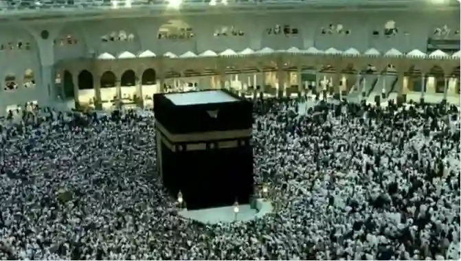 السعودية تلزم الحجاج والمعتمرين باستخراج هذه البطاقة الذكية الجديدة للتمكن أداء مناسكهم بشكل نظامي 