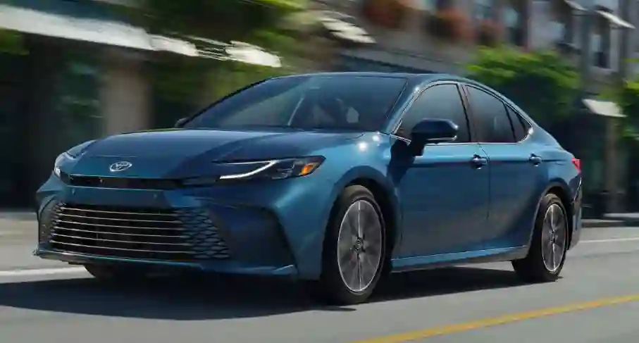 تجربة المستخدمين تكشف عن عيوب كامري 2025 بالمواصفات السعودية 