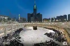 عاجل: الموت يفجع اثنين من أئمة المسجد الحرام في ليلة واحدة 