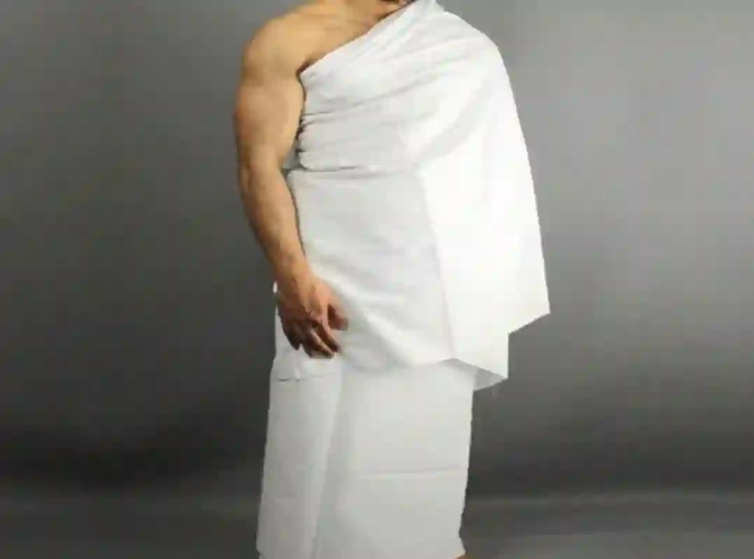 هل يجوز لبس الاحرام بألوان غير الأبيض للرجال؟ 