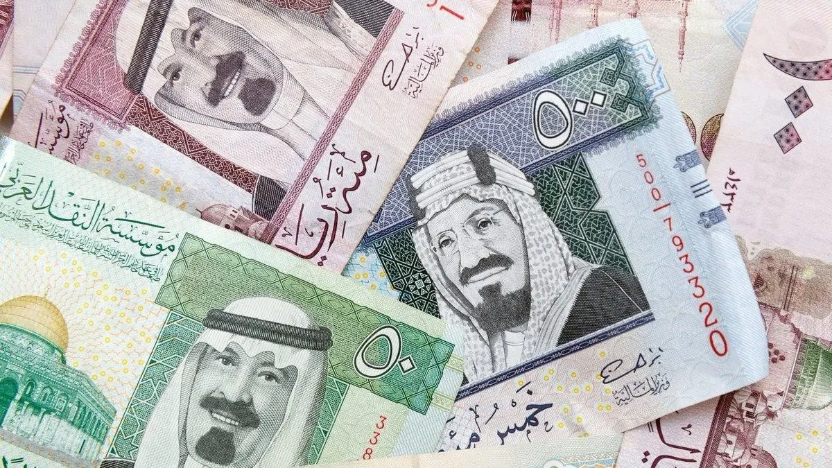 الجنيه السوداني ينهار قبل قليل مقابل الريال السعودي وهذا السعر الذي وصل اليه في البنوك ومحلات الصرافة 