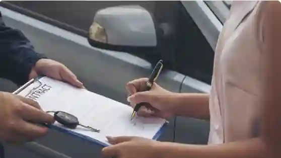 إجراءات تسجيل سيارة جديدة أو مستعملة لمقيم في الامارات 