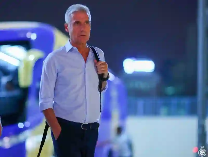 مدرب النصر كاستروا حزين وسبب حزنه وراءه الهلال 