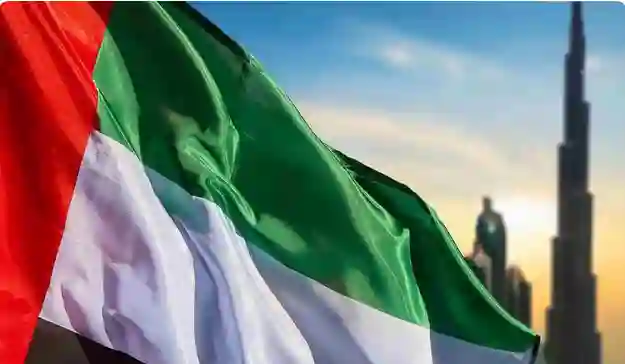 الامارات تعلن شروط ورسوم جديدة لتجديد الزيارة الى دبي وأبو ظبي وشرط جديد الزامي 